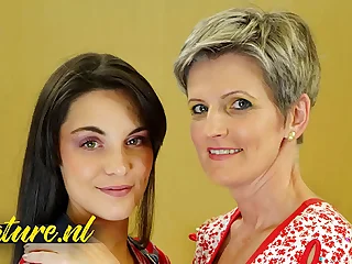 Of age Lady Has a Sexdate round a Hot All the following are Babe